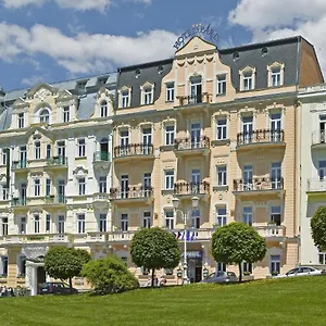 https://hotel-paris.marianskelaznehotels.net
