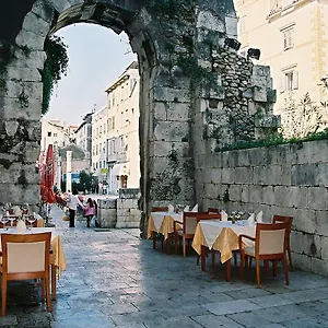 Peristil Hotel Split